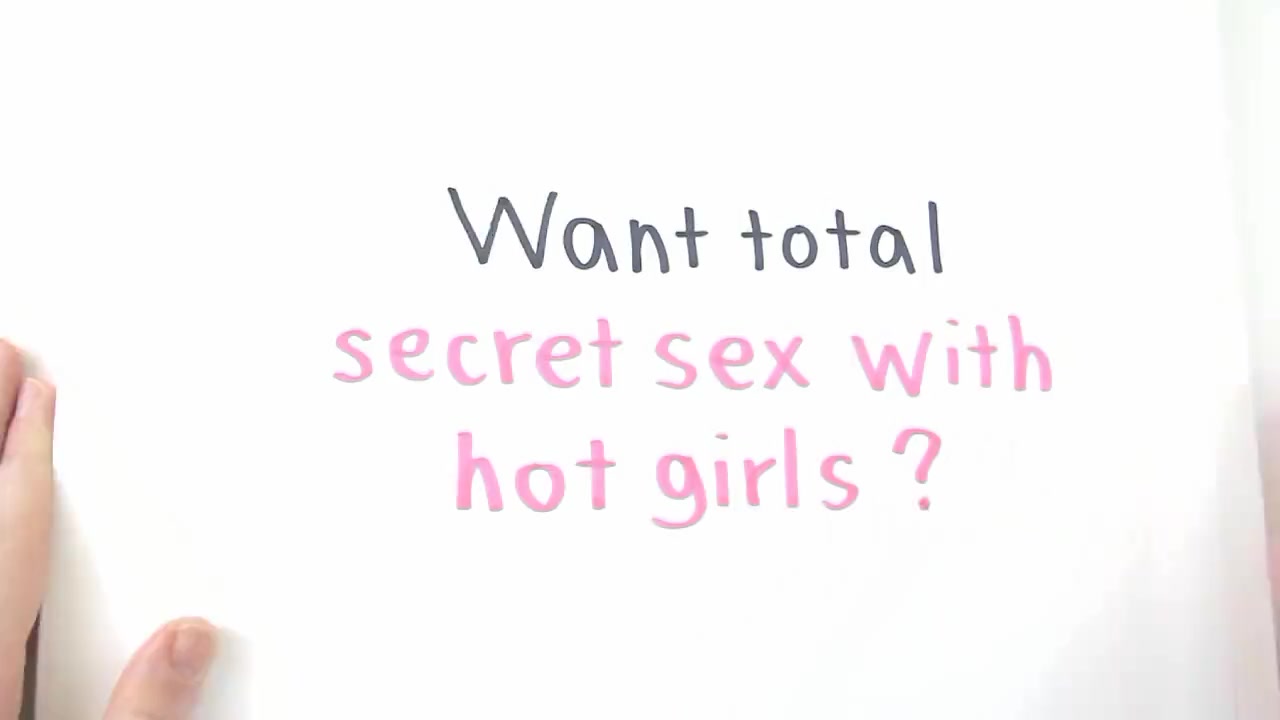 Вебкам модель в чулках трахает свою киску пальчиками соло